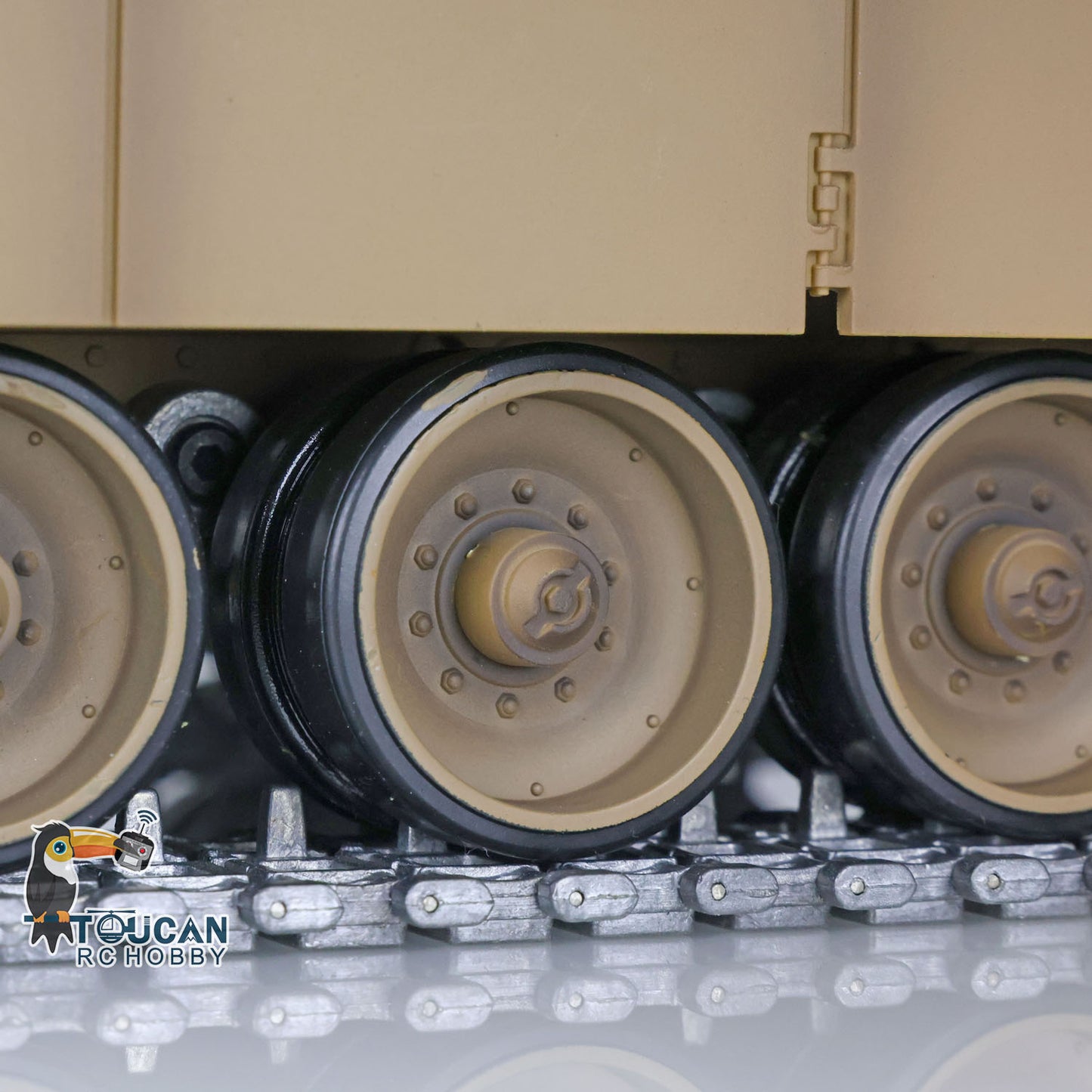 Henglong 1:16 Scale 7.0 Upgrade Edition M1A2 Abrams RTR RC Tank 3918 360 Degrees Turret Barrel Recoil Metal Tracks Idlers FPV