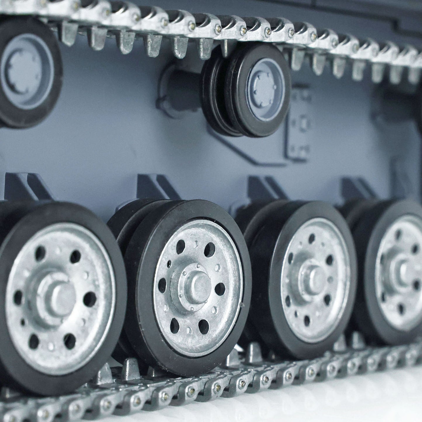 Henglong 1/16 7.0 Customized Panzer III H 3849 Panther 3819 RTR RC Tank FPV 360 Degree Turret BB IR Metal Barrel Tracks Drive Idler Road Wheels