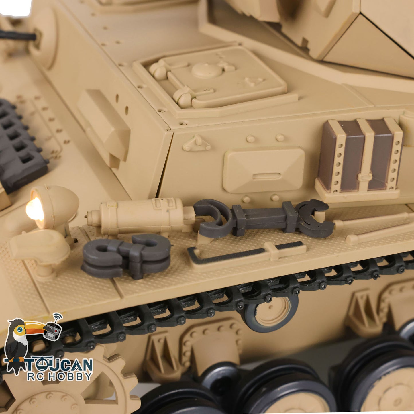 Henglong 1/16 7.0 Plastic FPV Panzer IV F2/Panzer IV F RC Tank 3859 Metal Steel Driving Gearbox 360 Degree Turret Rotation Infrared Combating System