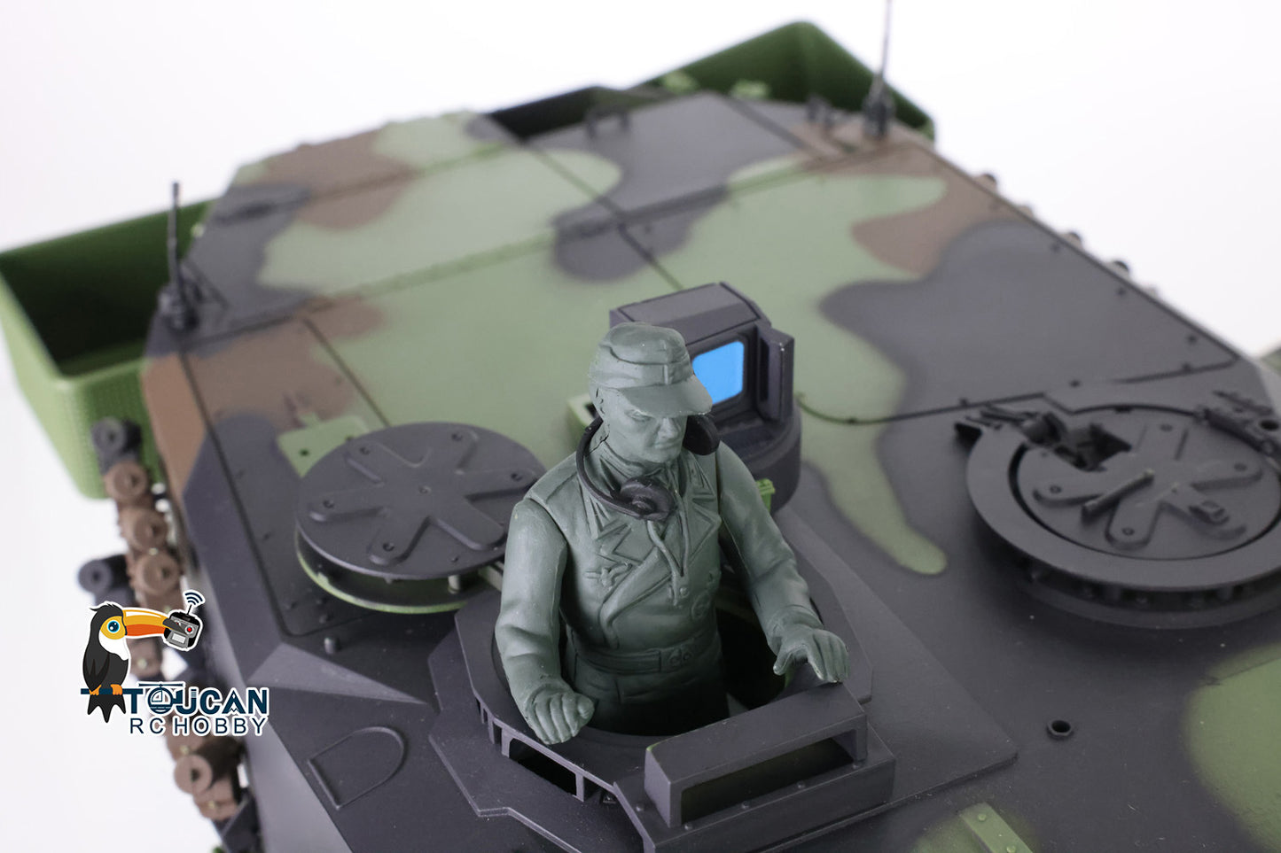 Henglong 1/16 TK7.0 Plastic German Leopard2A6 RTR RC Tank 3889 with 360 Degrees Turret Barrel Recoil BB Infrared Combat Smoke