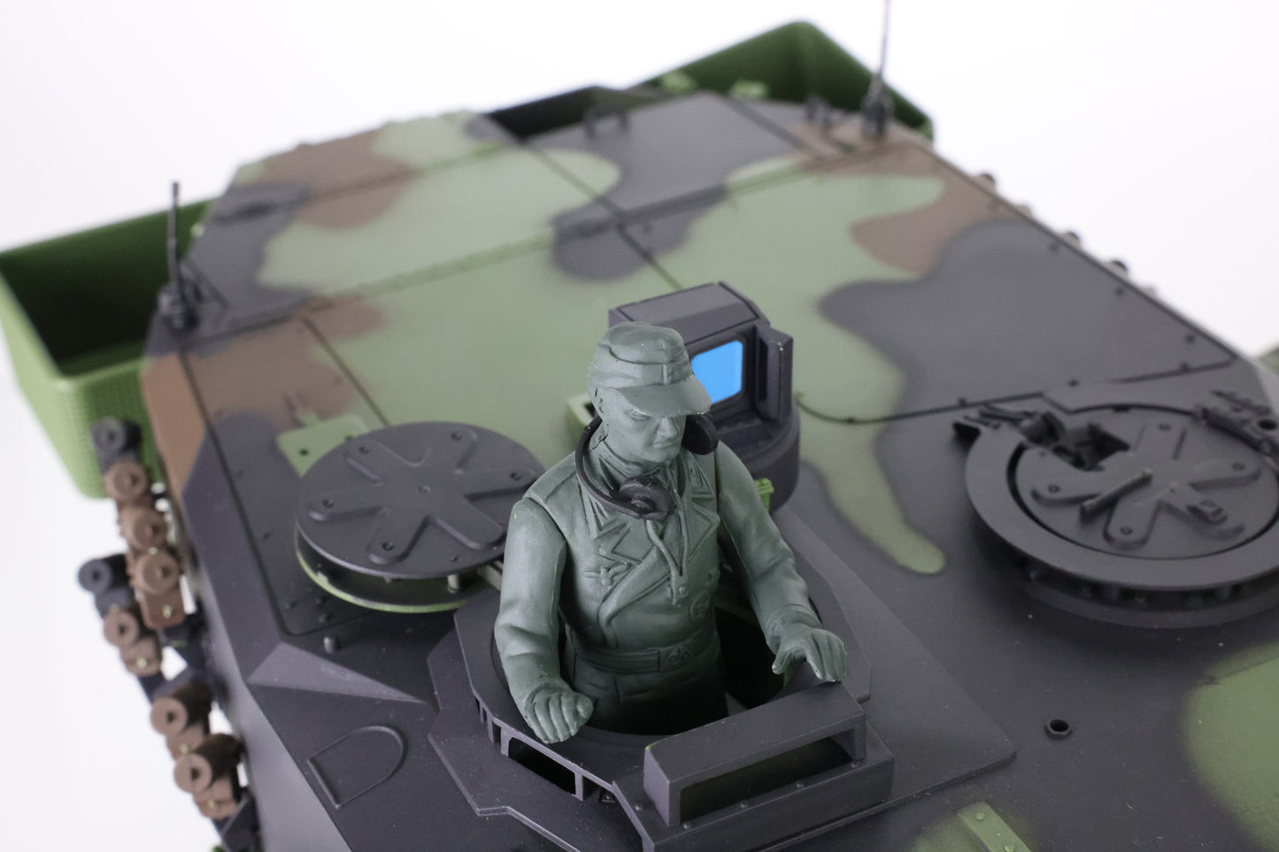 Henglong 1/16 7.0 Plastic M1A2 Abrams 3918 Leopard2A6 3889 RTR RC Tank BB Infrared Combat Smoke Barrel Recoil Sound Light System