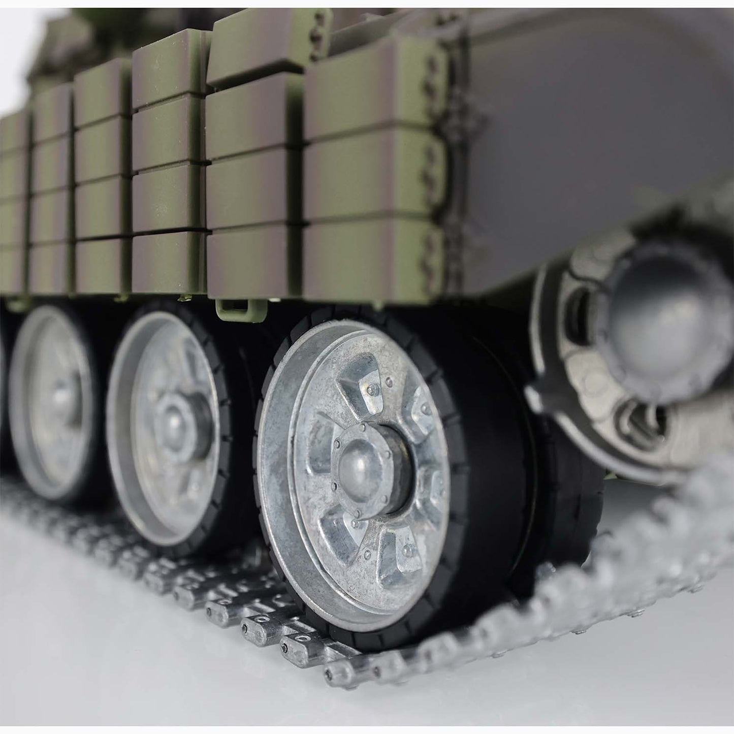 Henglong 7.0 1/16 3939 Russian T72 RTR RC Tank BB IR Smoke 360 Degree Turret Metal Tracks Road Drive Idler Wheel Gearbox Tracks