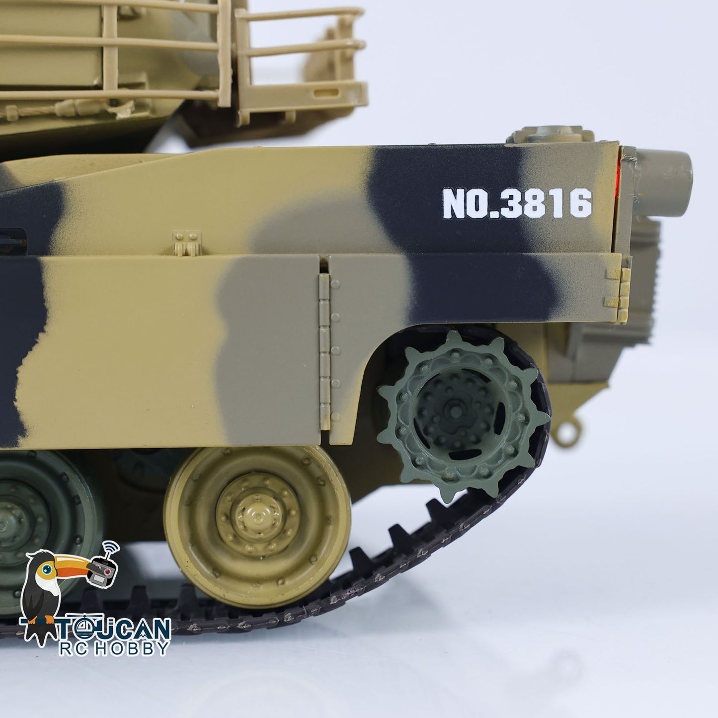Henglong 1/24 Plastic 3816 AbramsM1A2 RC Tank Model with Infrared Combat Turret Elevation and Depression Sound Light