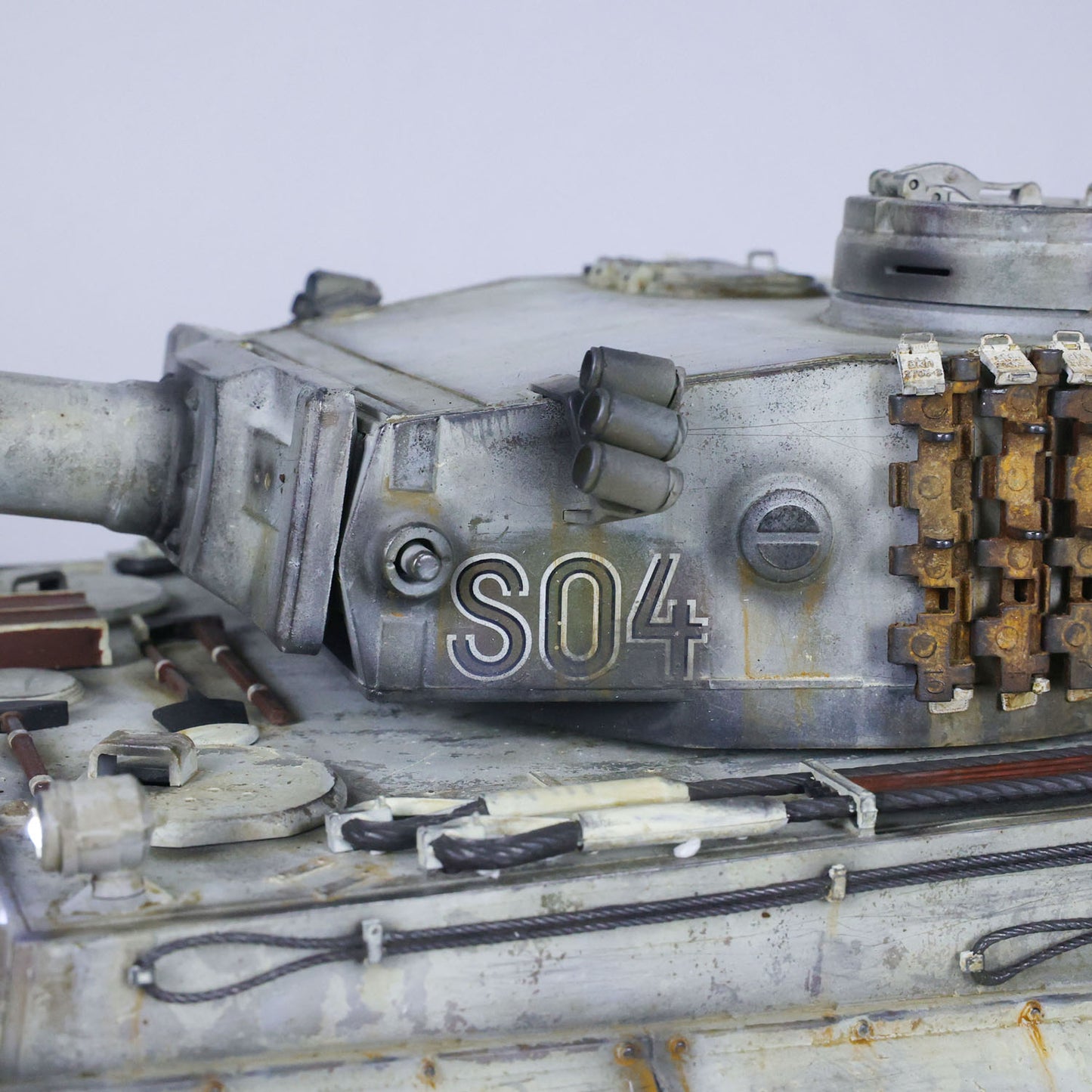 Henglong 1/16 Promotion TK7.0 German Tiger I RTR RC Tank 3818 Special Spray Painting with Barrel Recoil FPV IR BB Smoke
