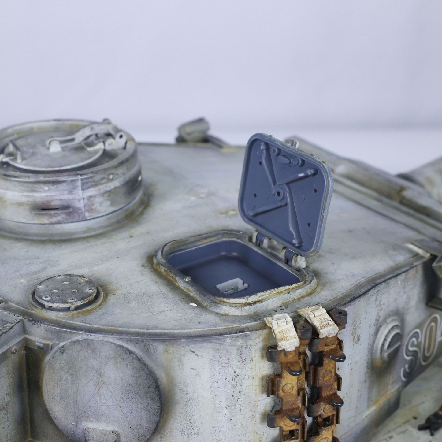 Henglong 1/16 Promotion TK7.0 German Tiger I RTR RC Tank 3818 Special Spray Painting with Barrel Recoil FPV IR BB Smoke Metal Tracks Sprockets Idlers Wheels Gearbox