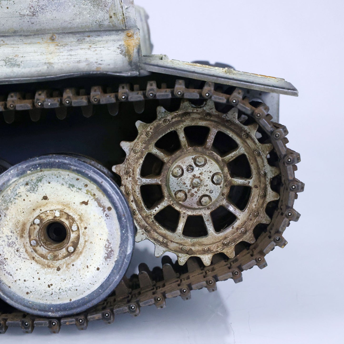 1/16 Henglong 7.0 3818 Tiger I RTR RC Tank FPV 360 Degree Turret Barrel Recoil Smoke Metal Tracks Road Drive Idler Wheels Hand Spray Painting Color