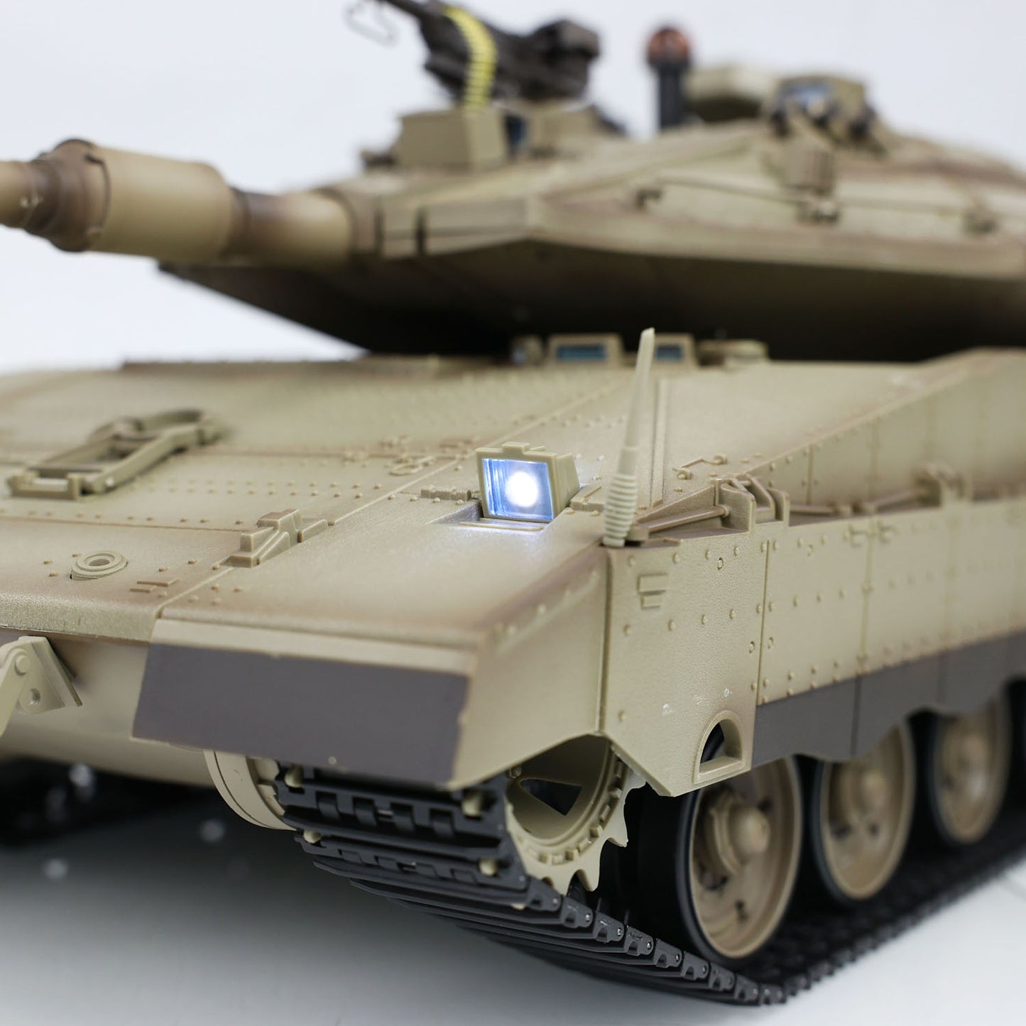 Heng Long 1/16 RC Battle Tank IDF Merkava IV 3958 Remote Control Military Tanks Infrared Combat BB Shooting Smoke Two Battery