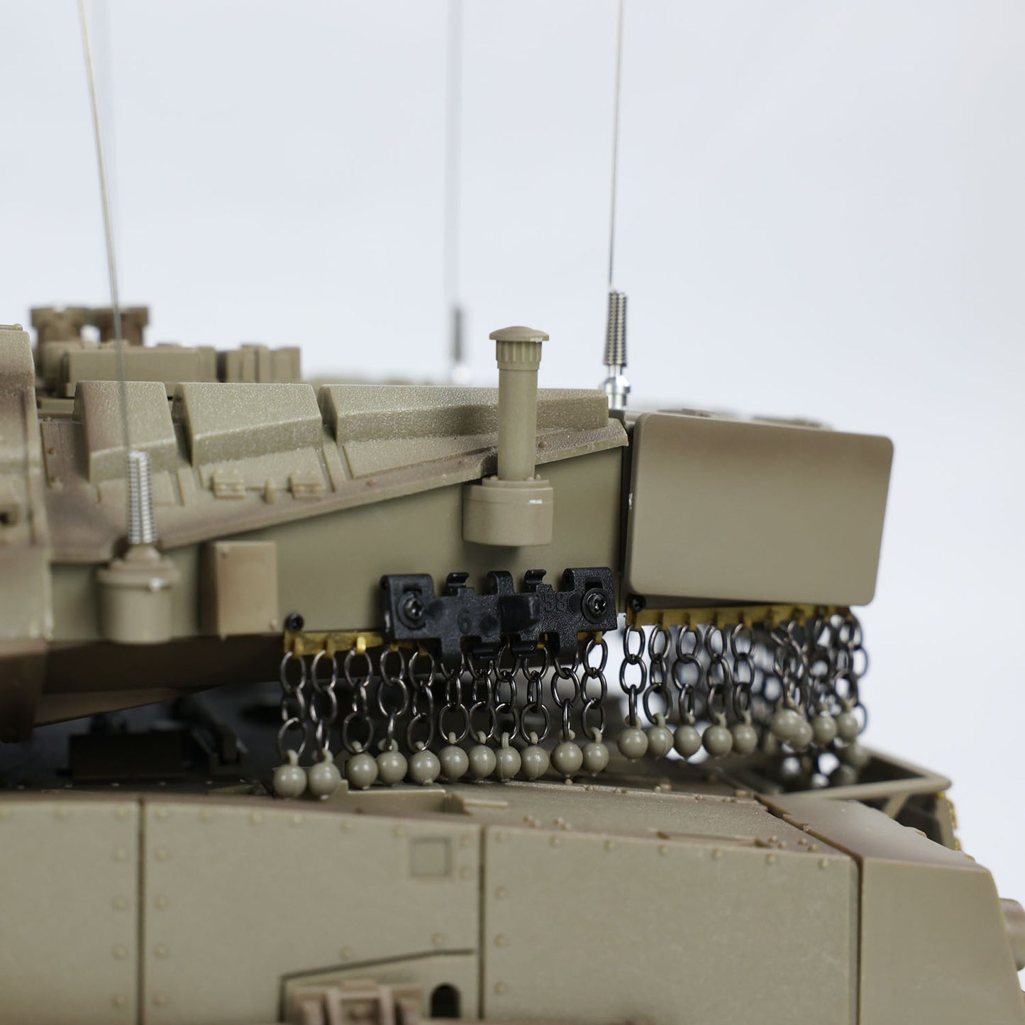 Henglong 1/16 RC Tank IDF Merkava MK IV 3958 Remote Control Battle Tank Metal Wheels Tracks Gearbox 360 Degree Turret Smoke 2 Battery