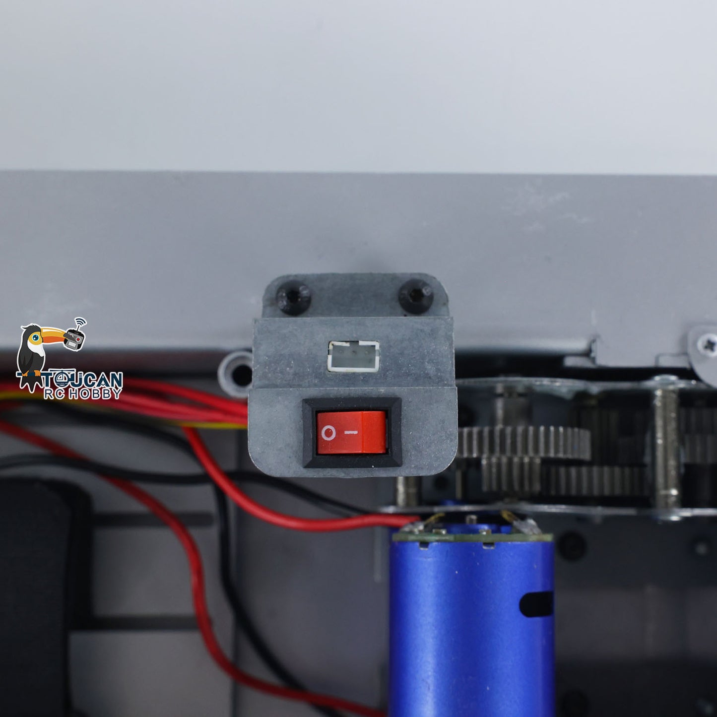 Metal Chassis Smoke Unit Gearbox Power Blue Motor Speaker Switch for Henglong 1/16 RC Battle Tank 3898 USA M4A3 Sherman Model