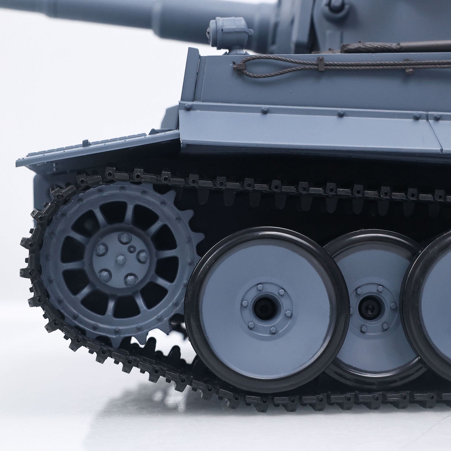 2.4 Ghz Henglong 1/16 7.0 Plastic 3818 Tiger I RTR RC Tank Infrared Combat BB Sounds Lights Smoke Model Metal Barrel Recoil