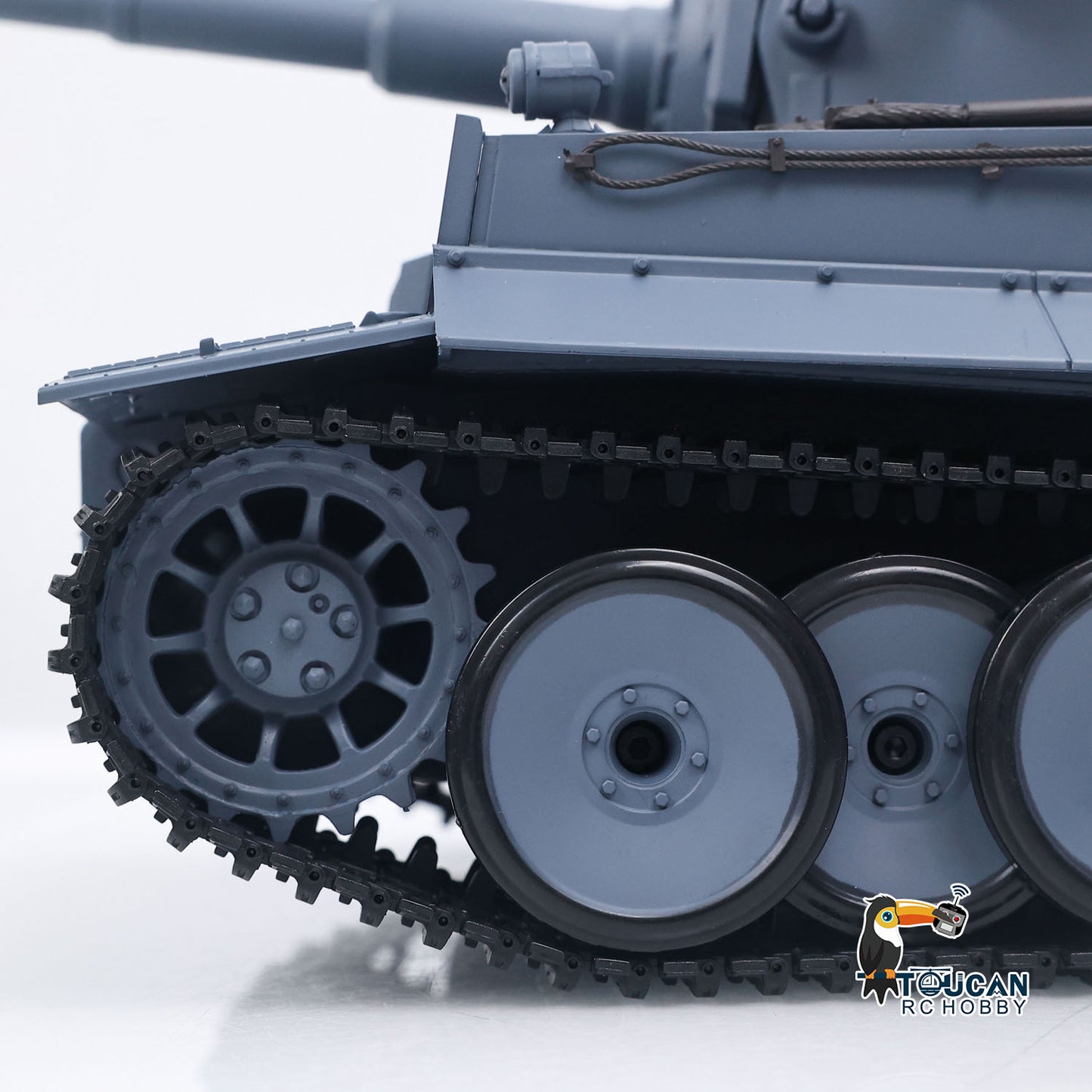 Henglong 1/16 TK7.0 Plastic German Tiger I RTR RC Tank 3818 with Steel Gearbox Metal Barrel Recoil 360 Degrees Turret BB Unit Infrared Combat