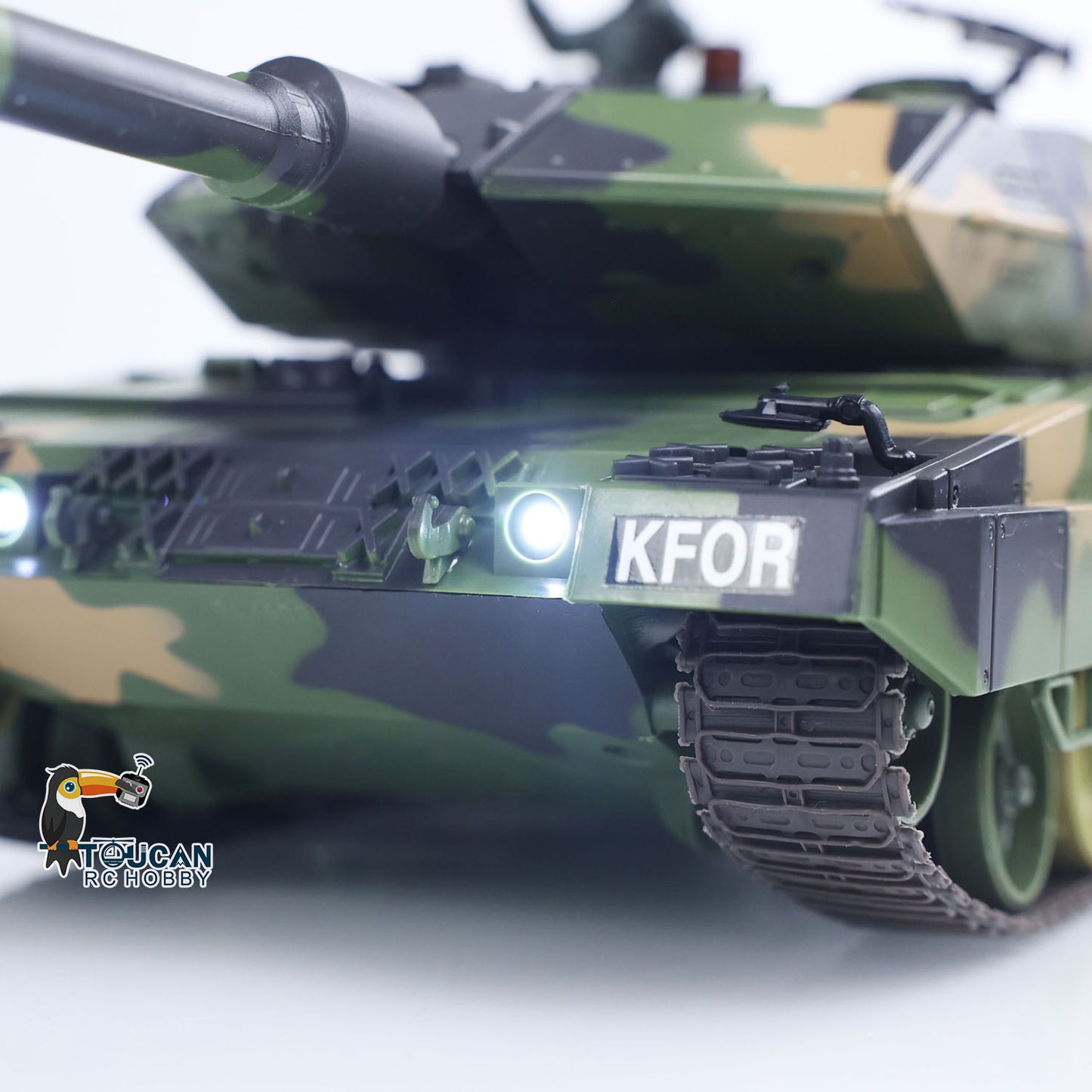 Henglong 1/24 Plastic 3809 Leopard2A5 RC Tank Model with BB Unit Infrared Combat Spray Water Turret Elevation and Depression Sound Light