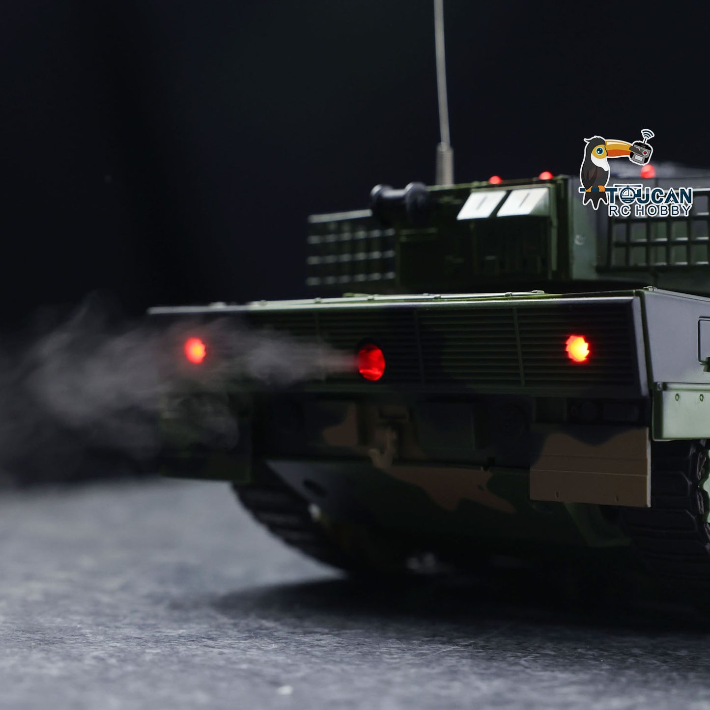 Henglong 1/24 Plastic 3809 Leopard2A5 RC Tank Model with BB Unit Infrared Combat Spray Water Turret Elevation and Depression Sound Light