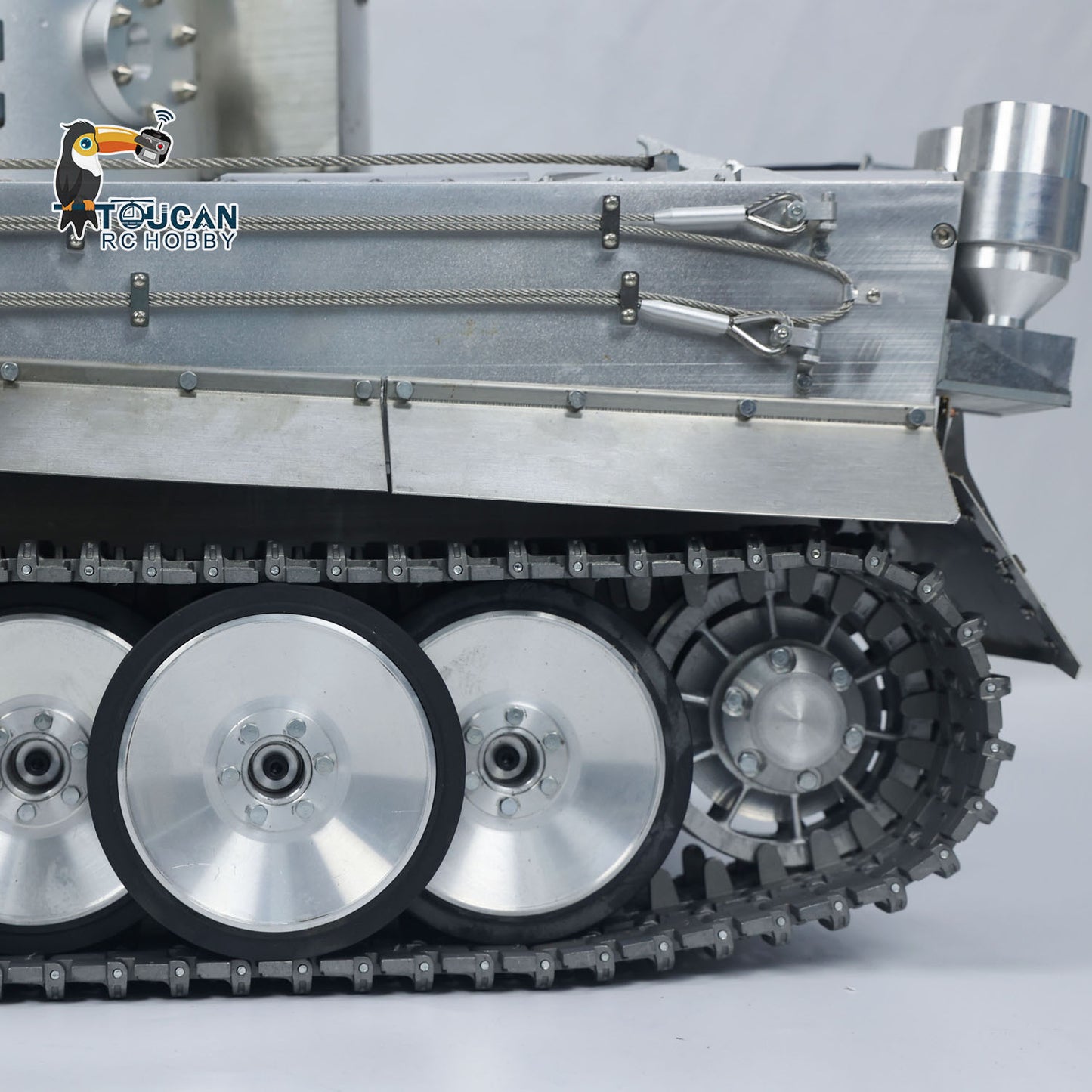 Henglong 2.4G 1/8 Full Metal German Tiger I RTR RC Tank 3818 Model FPV 360 Degrees Turret Barrel Recoil BB IR Smoke Sound Light