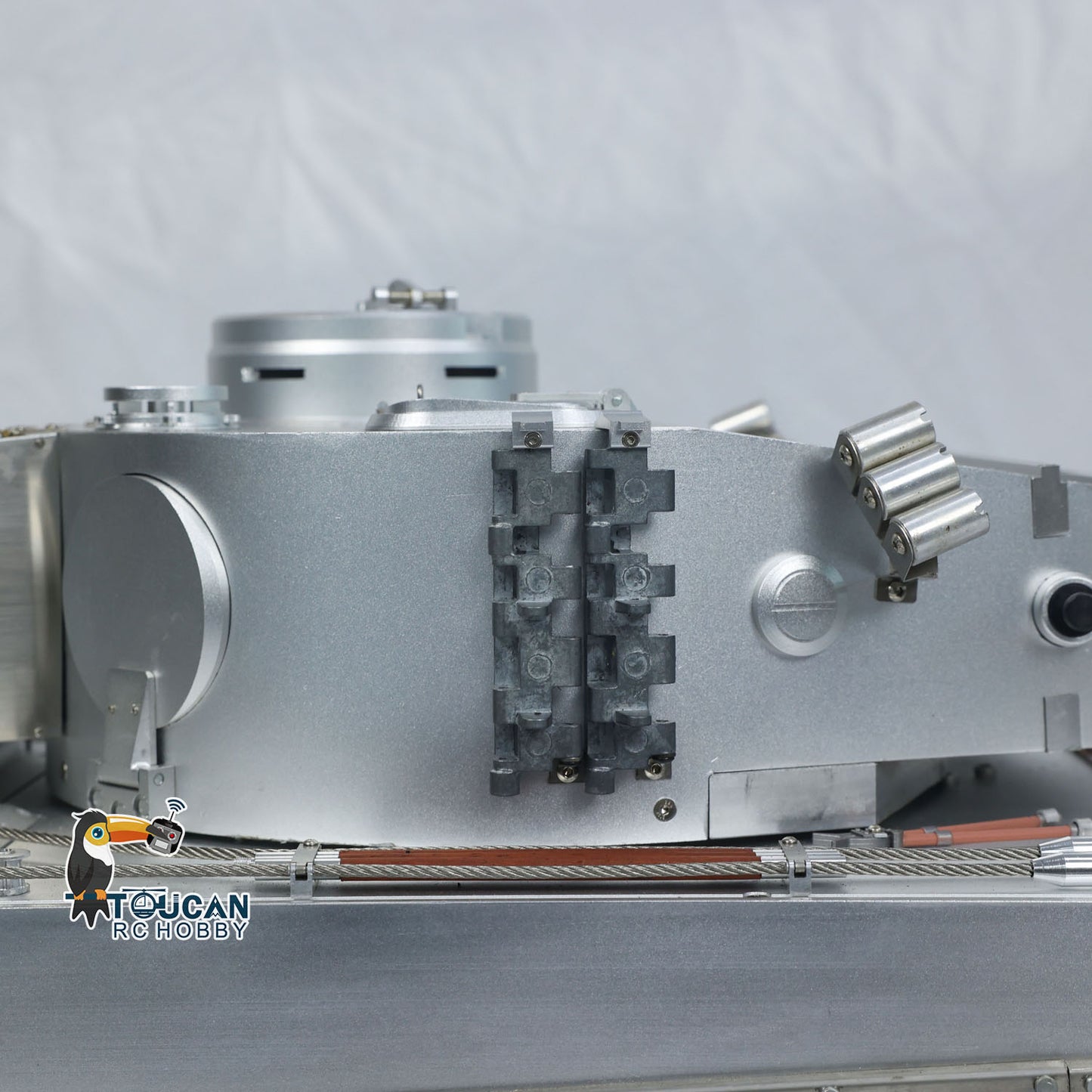 Henglong 2.4G 1/8 Full Metal German Tiger I RTR RC Tank 3818 Model FPV 360 Degrees Turret Barrel Recoil BB IR Smoke Sound Light