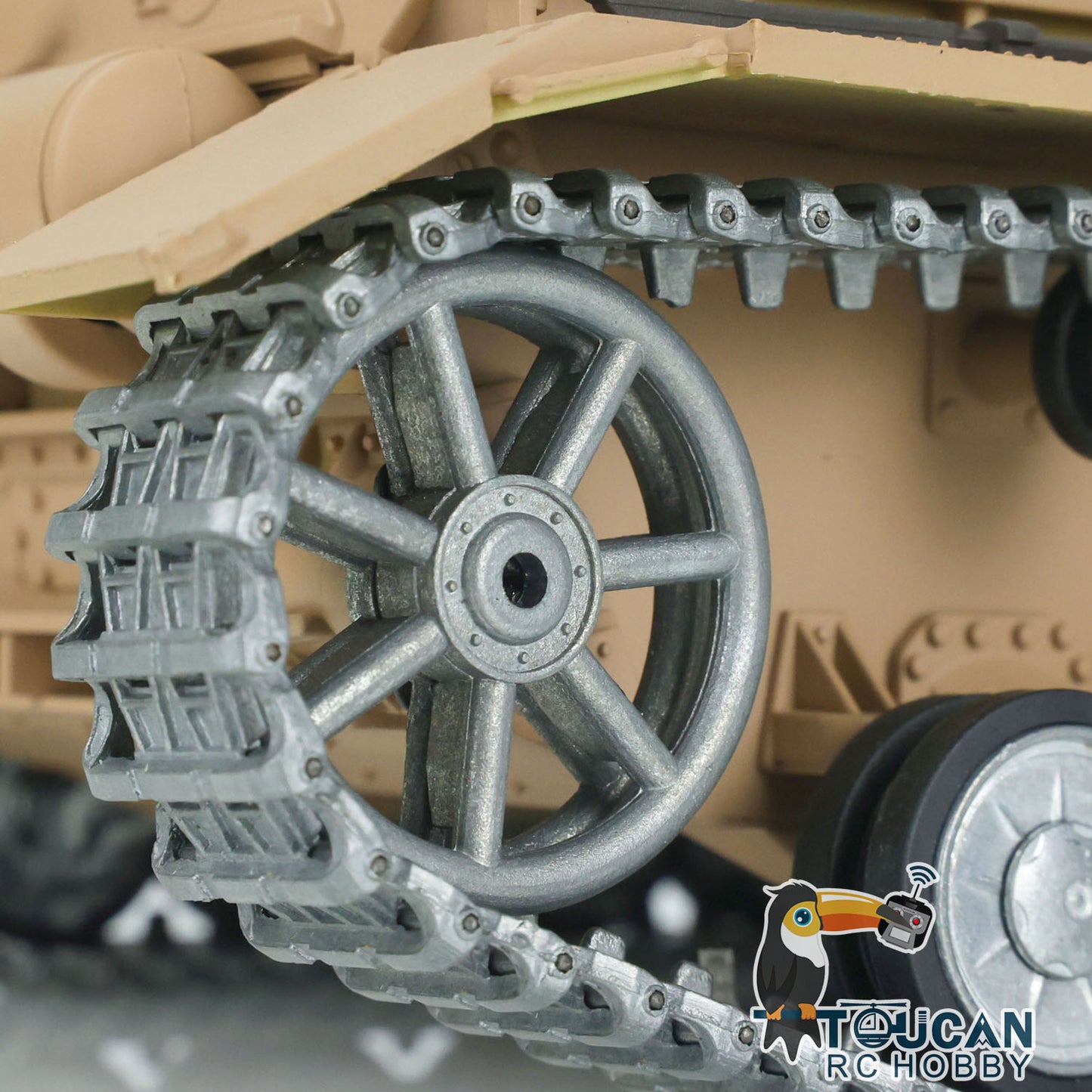 Henglong 1/16 7.0 FPV Customized Panzer IV F2/Panzer IV F RTR RC Tank 3859 Metal Track Driving Wheel 360 Degree Turret Rotation Infrared Combating System