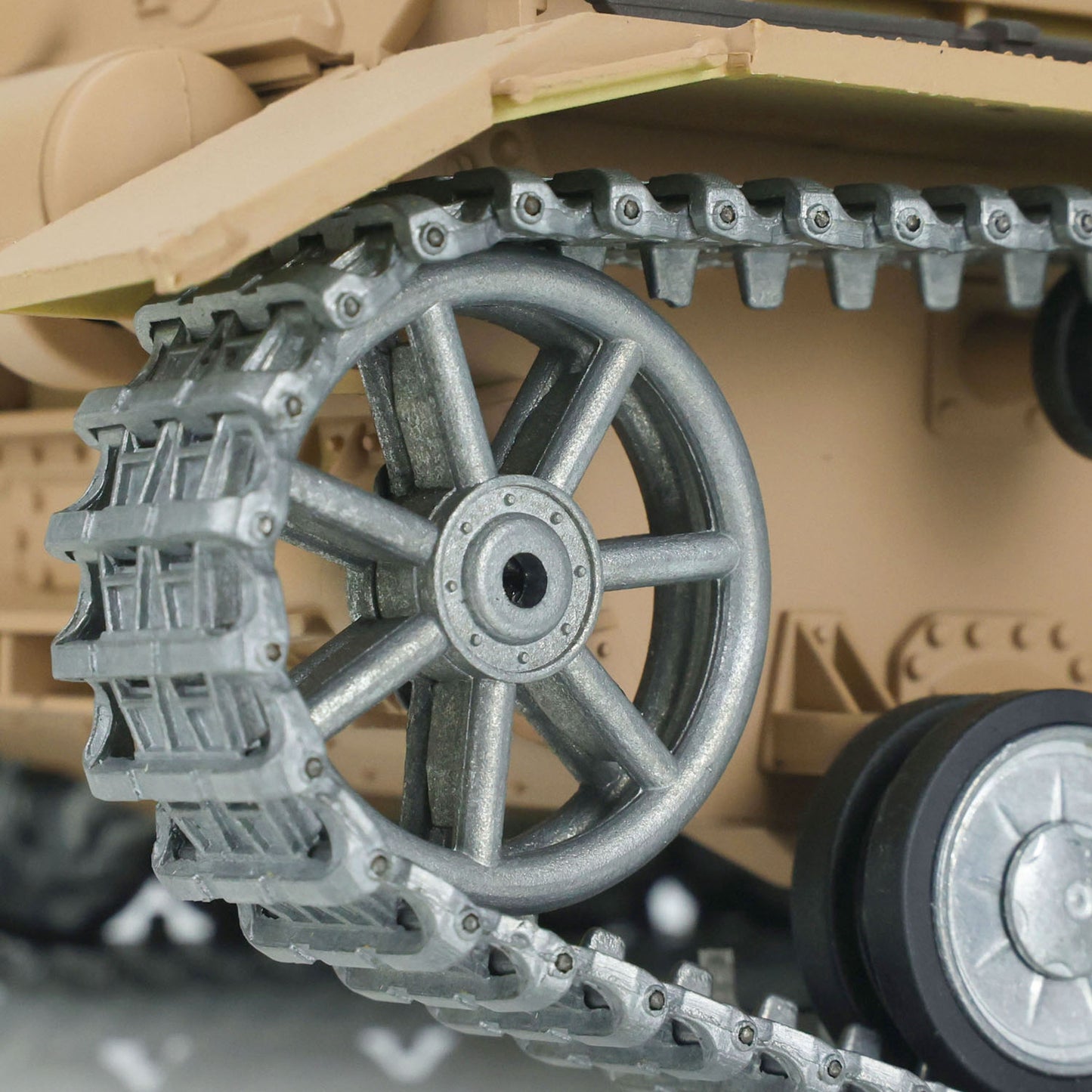 Henglong 1/16 2.4G 7.0 Customized 3858 Panzer IV F RTR RC Tank 360 Degree Turret Smoke IR BB Metal Tracks Drive Idler Road Wheels Gearbox Tracks