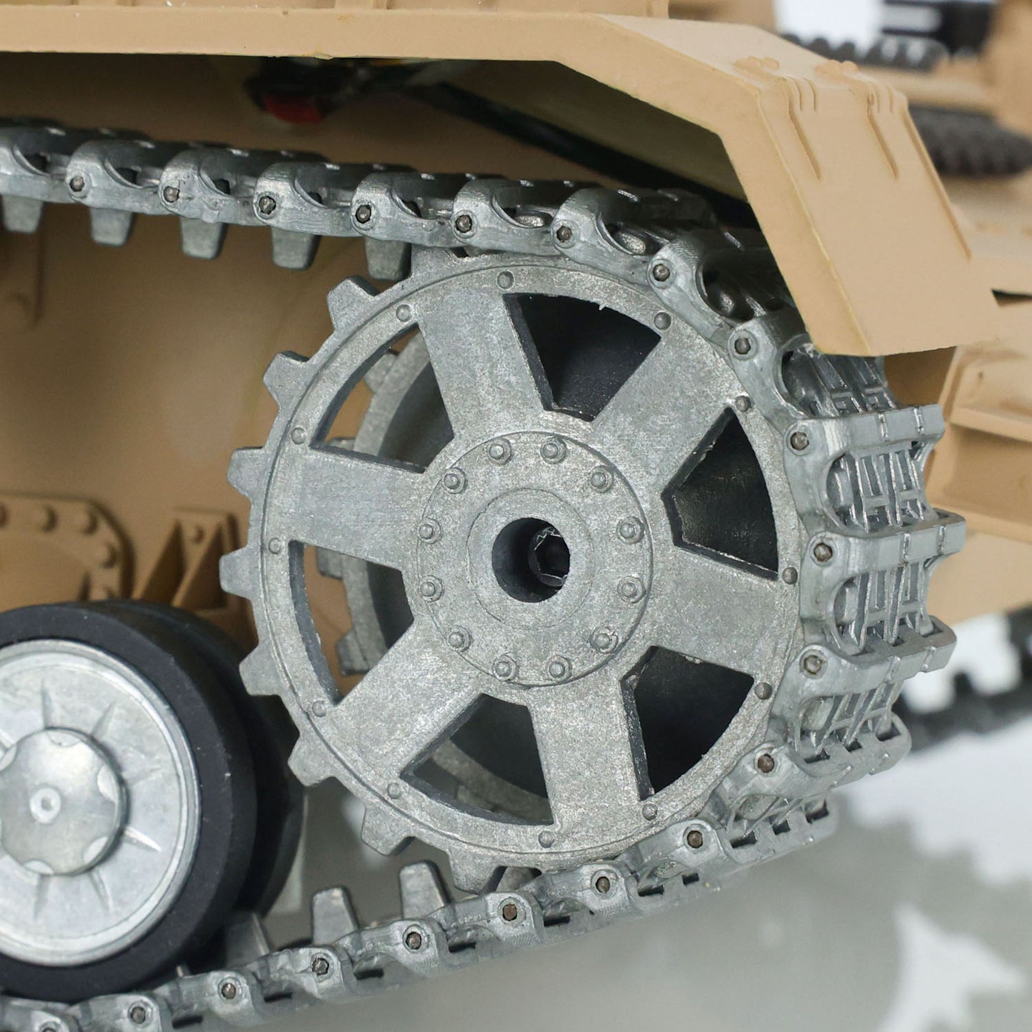 Henglong 1/16 2.4G 7.0 Customized 3858 Panzer IV F RTR RC Tank 360 Degree Turret Smoke IR BB Metal Tracks Drive Idler Road Wheels Gearbox Tracks