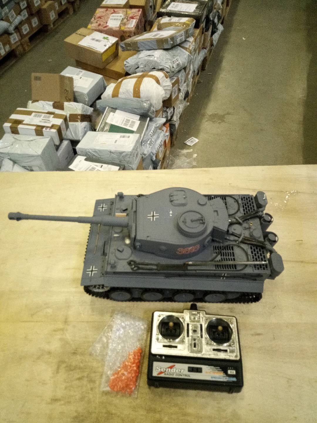 Second Hand Fast Free Shipping 2.4Ghz Henglong 1/16 Scale 7.0 Plastic Ver German Tiger I 3818 RTR RC Tank Model BB Infrared Combat Smoke