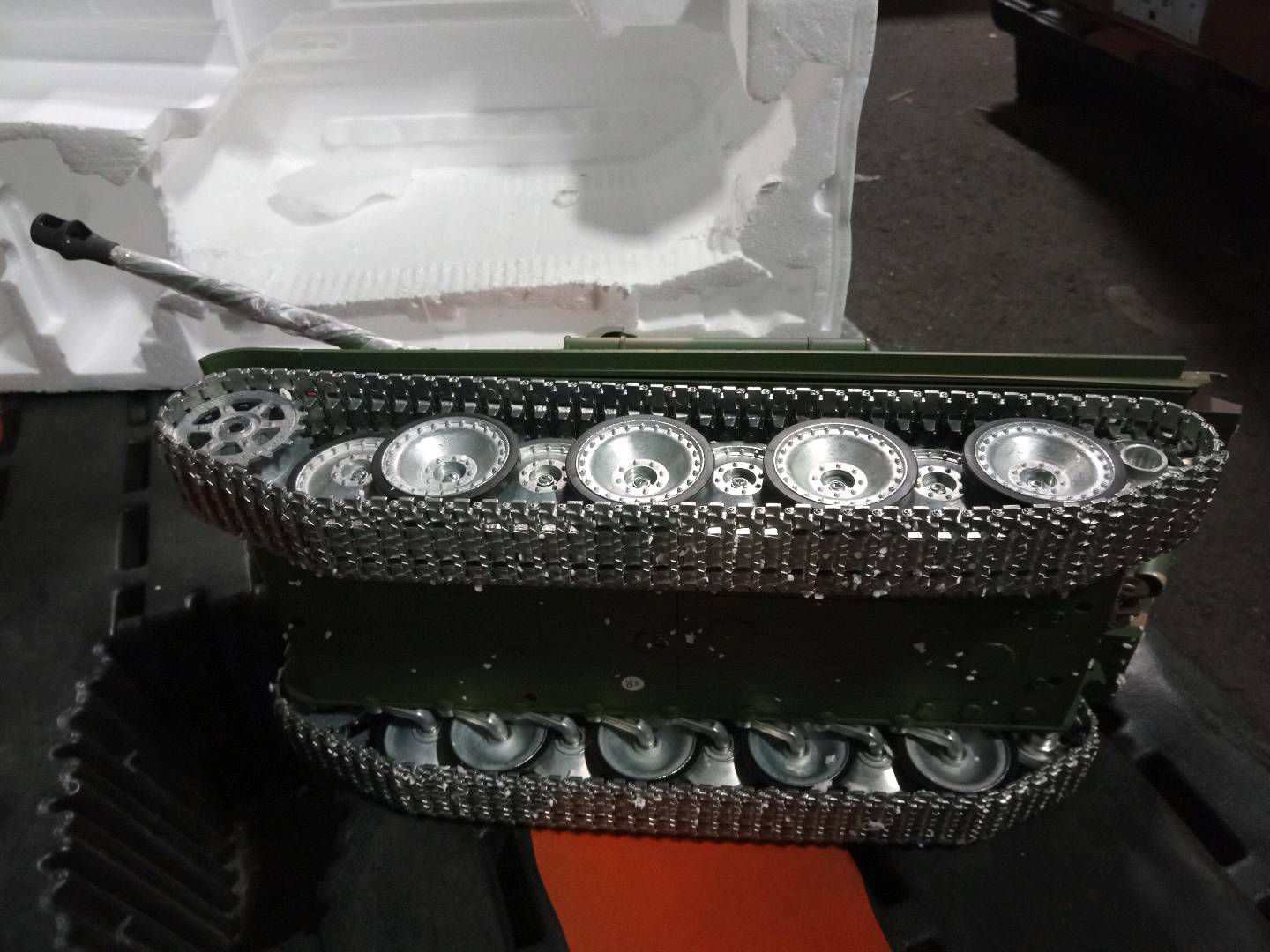 Free Shipping Second Hand US Stock Henglong 1/16 7.0 Customized 3879 Panther G RTR RC Tank BB IR Smoke Metal Barrel Tracks Drive Road Idler Wheels Gearbox