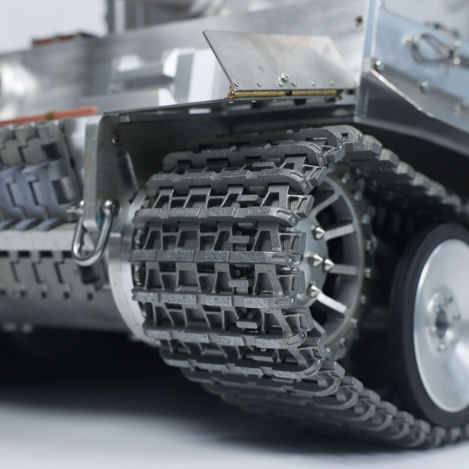 HL Metal Military Vehicle Barrel Recoil