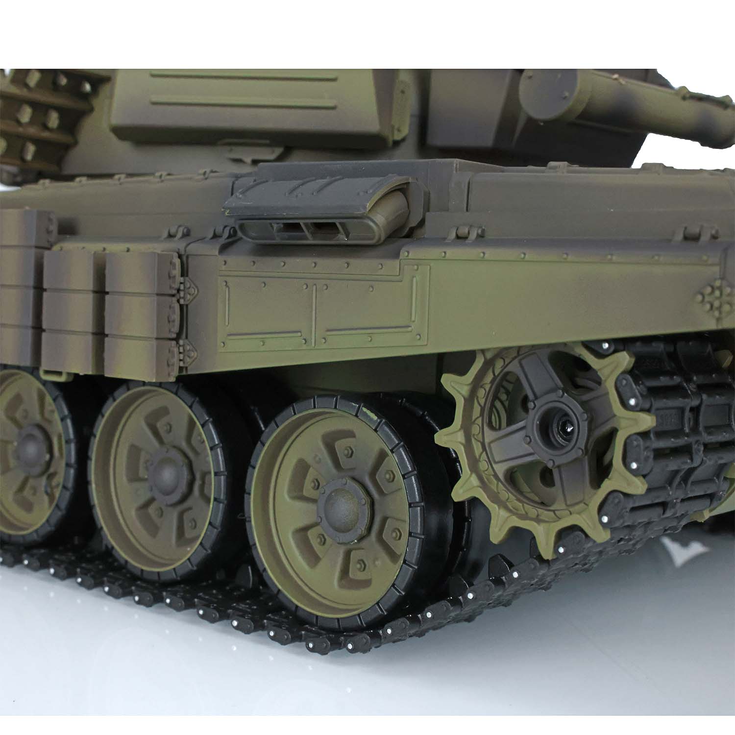 Henglong 1/16 7.0 Plastic 3939 T72 RTR RC Tank Model with Infrared Combat Sounds Lights