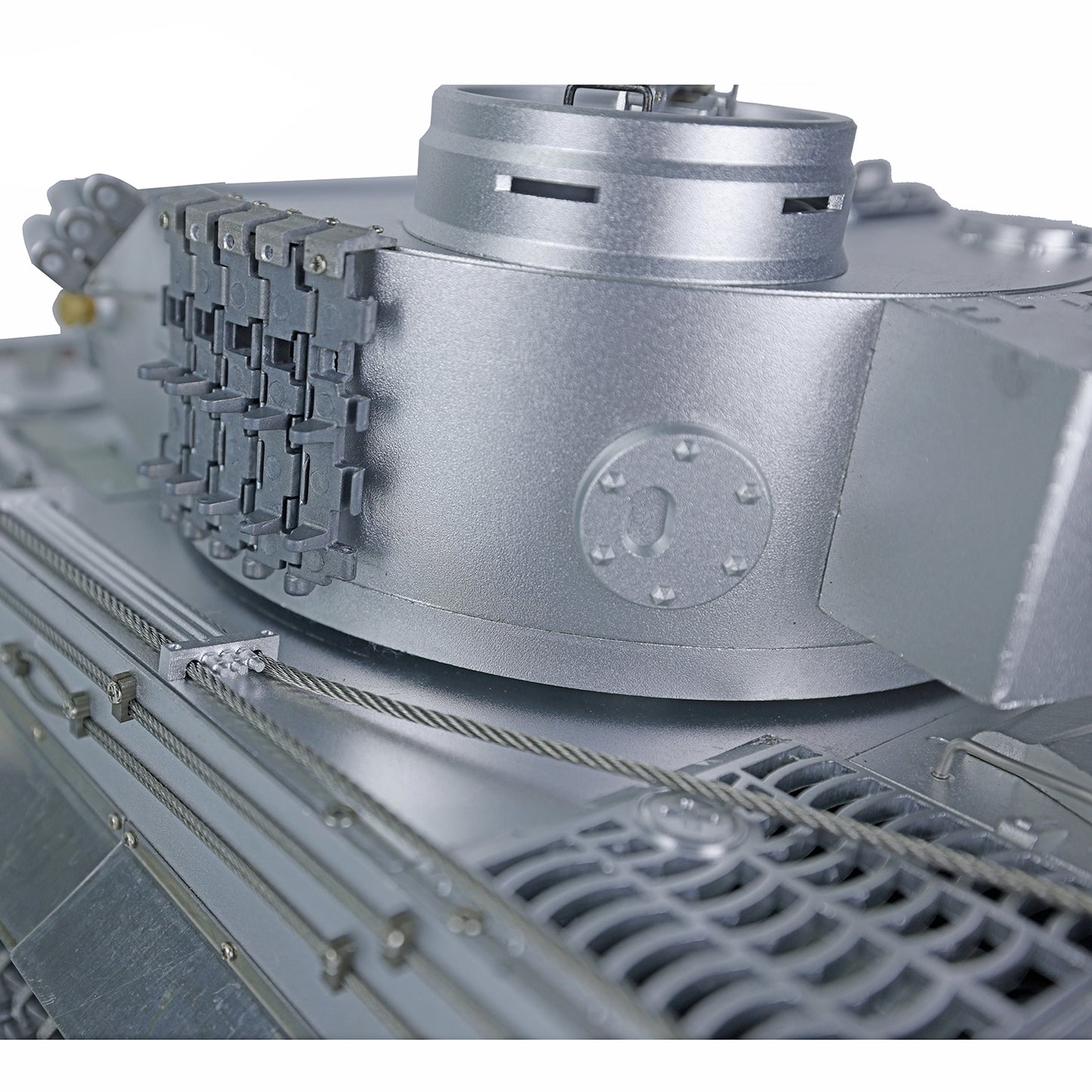 Henglong 1/16 Upgraded Full Metal 3818-Pro German Tiger I Ready to Run RC Tank 360 Degree Turret BB IR Smoke Sounds Lights